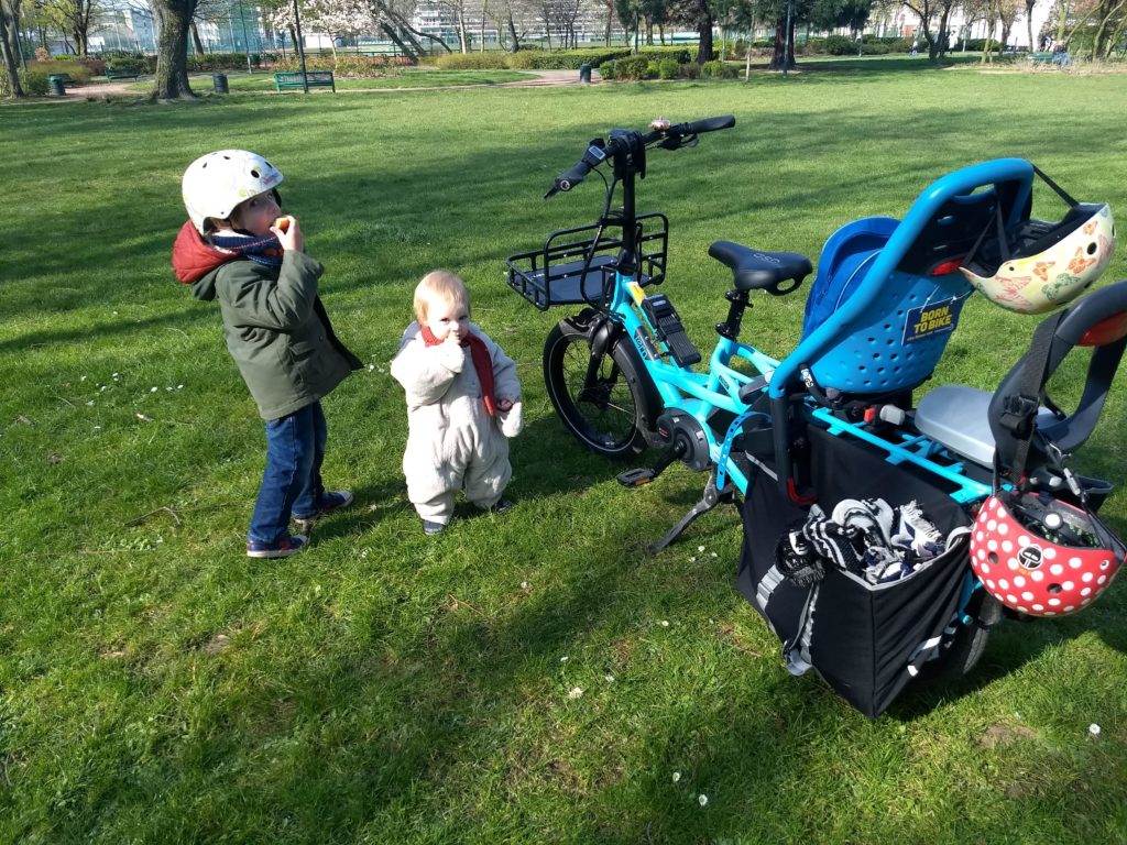 op stap met de longtailfiets in het Albertpark